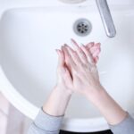 Pielęgnacja włosów: jak dostosować rutynę do ich typu i porowatości